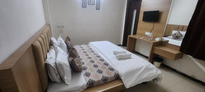 Gurjeet Hotel by Naavagat Hotels in Amritsar