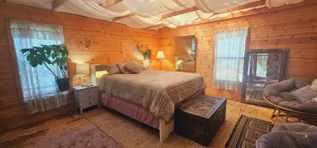 Escape to Redwood Bliss at This Cozy Cabin Near Monte Rio Beach!