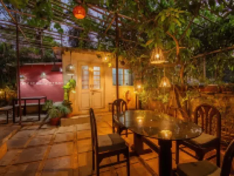 弗洛拉生態住宿飯店 Karla Caves附近的飯店