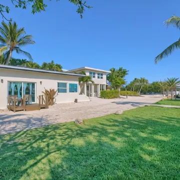 Seascape Resort & Marina