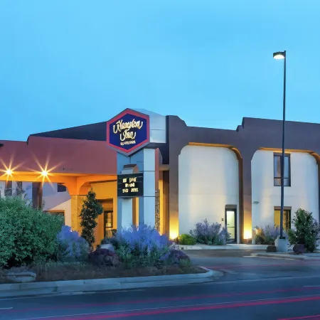 Hampton Inn Taos Отели рядом с достопримечательностью «San Francisco de Asis Church»