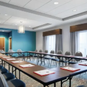 Hampton Inn & Suites Chicago Waukegan