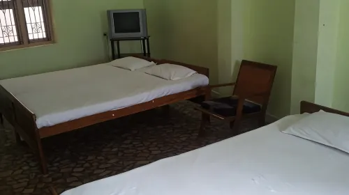 The Ponmurugan Lodge