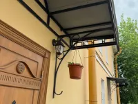 Dom Truvellera Guest House 鄰近浴場樓的酒店