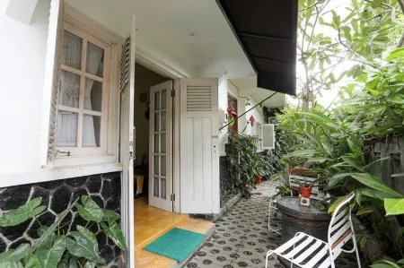 Hamsa Putih Jogja (2Br) Indise House Отели в г. Ngampilan