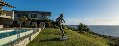 Charming 4-bedroom villa with WiFi, AC in serene Hermanus Hotels near Benguela Cove Lagoon Wine Estate