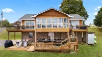 The All Seasons Resort: Pool, Hot Tub,  & Private Dock