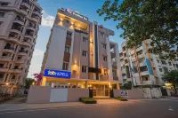 Via the Sunrise Inn - Nr Gayatri Vidya Parishad College of Engineering Hotels in 