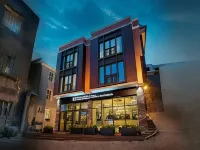 Royan Hotel Hagia Sophia Istanbul, Radisson Individuals Hotels near Harem Iskelesi