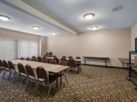 Quality Inn & Suites Lawrence - University Area Hotels in Lawrence