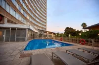 Monomotapa - Pool