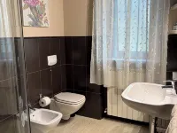 NATURE - cottage with garden, shared pool, private veranda Hotels in Gallicano