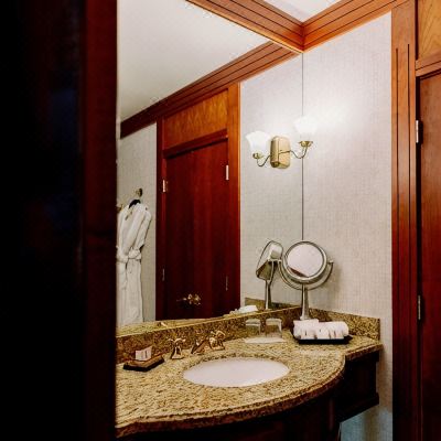 Standard Queen Room Napa River Inn Promo Code