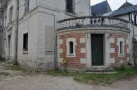 Historic center of Amboise, renovated apartment with free private parking