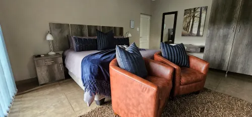 The Blue Sparrow Guest House - Pensions