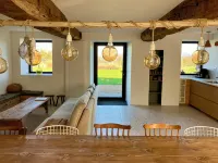 At the edge of the forest, a large gîte for families and friends. Hôtels à : Iffendic