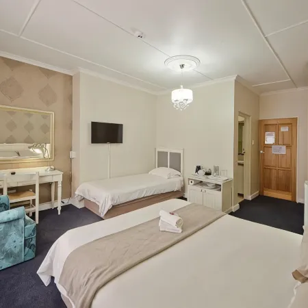 The Russel Hotel