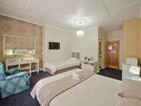 The Russel Hotel