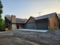 Large 3200 Sq Ft  4-bedroom house on Long Lake - Dundee - Boutique