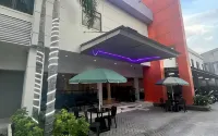 Sabrina Paninsula Hotel Pekanbaru - 2-Star