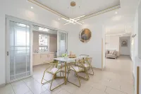 Sanya Coconut Sea Time Sea View Holiday Apartment - Apartments