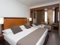 هوتل بالمورال Hotels near إف جي سي - بلاسا مولينا
