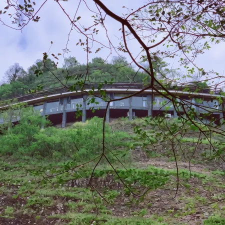 Longnan Huaqiqi Cliff Homestay