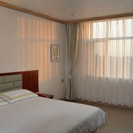 Q+ Derui Hotel (Yinchuan Hedong Airport)