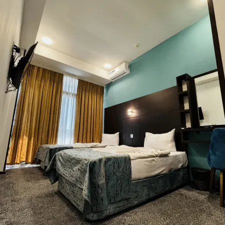 Crossway Hotel Отели рядом с достопримечательностью «Станция метро Насими»
