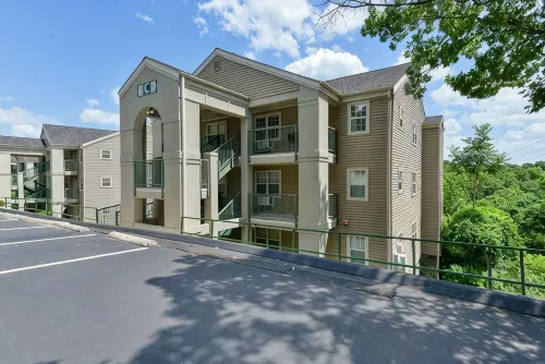 Beautiful & Peaceful updated condo-Holiday Hills Resort Branson-family amenities - Wifi