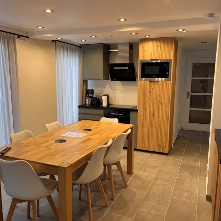 Standing apartment, heart of Bareges village, close to amenities, sleeps 1 to 8 Отели рядом с достопримечательностью «Канатная дорога Пик-дю-Миди»