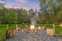 Cozy A-Frame ~ Ski Resorts • Game Room • EV • FirePit • Pets - Alppimaja
