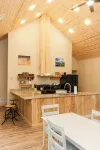 Brand new River Cabin ready for floating swimming or fishing . Close to Skiing!!