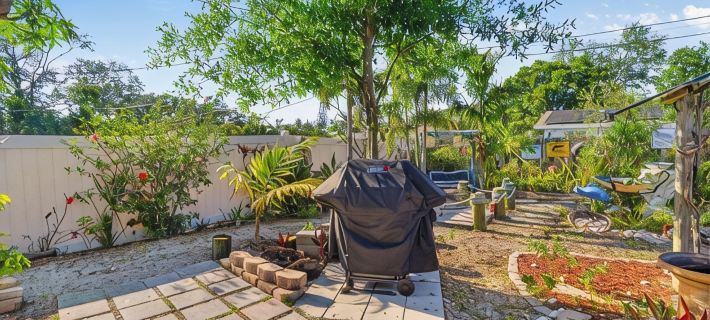 Beachy Keen Charming 2-bedroom 6 min from the beach . Sleeps 8ppl~ boat/RV pking 拉戈住宿飯店