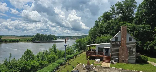 Peaceful Log Cabin on Tennessee River! Pet Friendly, Close to Historical Sites.