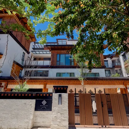 Nyingchi SHAKLHO Xia Luo · Nan Su Homestay
