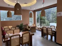 Molan Zen Riverside View Hotel