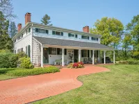 The Neighbour House B&B - Homestays