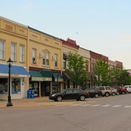 Walking distance to downtown Elk Rapids, Elk Lake and dining