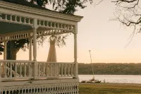 6 bedroom Victorian, on Hundreds of feet of unmatched pristine level beachfront. - 3-Star