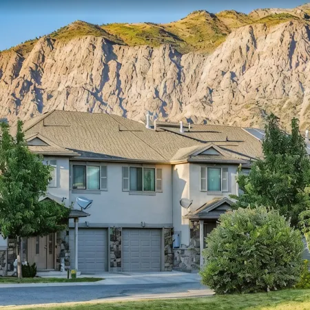 30% OFF SPECIAL! Skiers Dream, Newly Built, BBQ, Patio, Views, Dedicated Hot Tub