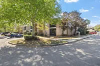 Relaxing Affordable Condo Near Beach, Owa and Ballfields!