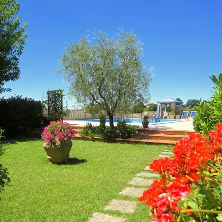 BLUE APARTMENT - Farmhouse whit Pool, Air conditioned, in the heart of Tuscany