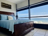 PENTHOUSE HIDEAWAY: BEACH LOVERS' ROMANTIC HAVEN - VIEWS to INFINITY! - Private Pools