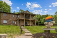 Spacious Resort Cabin – Sleeps 16, Minutes to Silver Dollar City! - Chalets