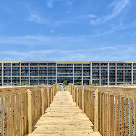 UPDATED Beach Front Condo - Holiday Isle 302 - Pool, Sauna, Hot Tub, Grill, W/D