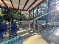 GUEST HOUSE "GROOVY" PRIVATE HOT TUB ON DECK, WIFI, ROKU.
