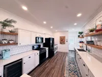 Charming 3-bedroom house near Downtown Tulsa off of Route 66 - Jacuzzi