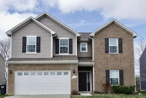 Spacious and Clean Home with 4 Bedrooms and 2 Baths in a Safe Neighborhood - Wifi