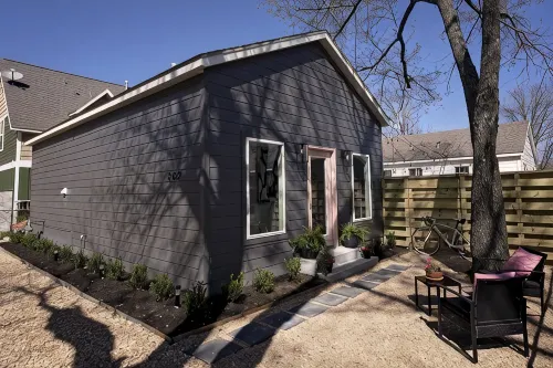 NEW! WhitelineStudio on Ast., Downtown Bentonville new the square - Holiday Apartments
